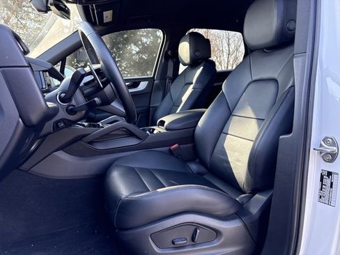 Used 2024 Porsche Cayenne image 17