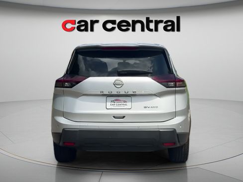 Used 2024 Nissan Rogue SV AWD/4WD image 4