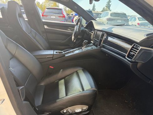 Used 2013 Porsche Panamera GTS AWD/4WD image 24
