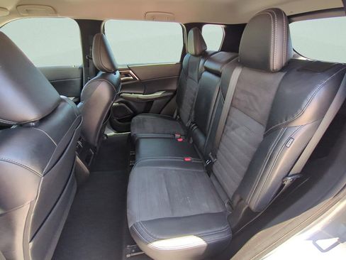 Used 2023 Mitsubishi Outlander SE FWD image 20