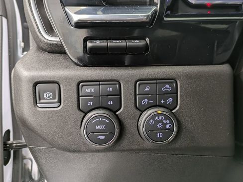 Used 2025 Chevrolet Silverado 2500 High Country w/ High Country Premium Package AWD/4WD image 21