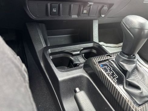 Used 2023 Toyota Tacoma SR AWD/4WD image 14