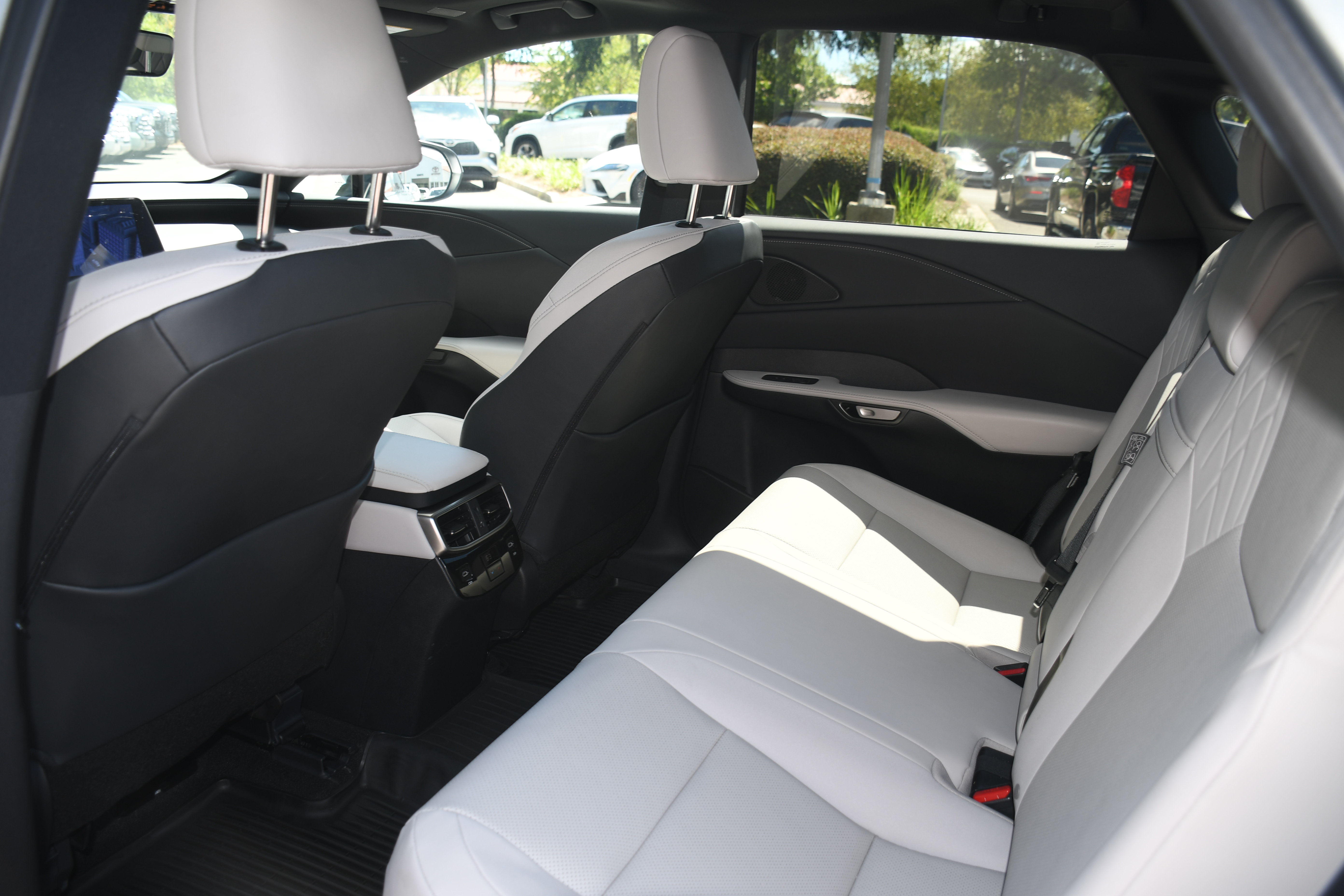 Used 2023 Lexus RX 350 FWD image 16