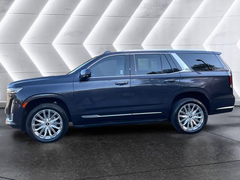 Used 2023 Cadillac Escalade Premium Luxury image 3