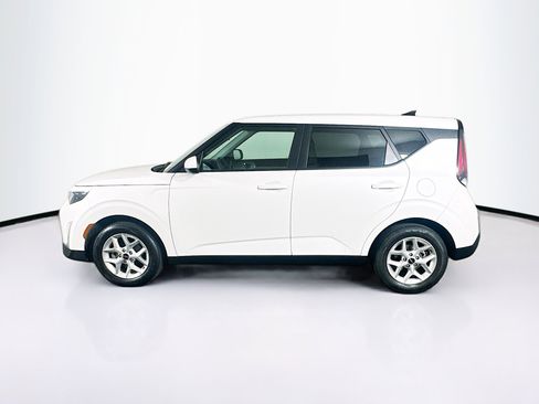 Used 2025 Kia Soul LX w/ LX Technology Package image 4