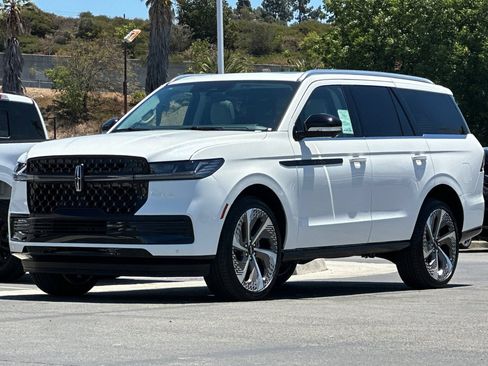New 2026 Lincoln Navigator Black Label AWD/4WD image 7