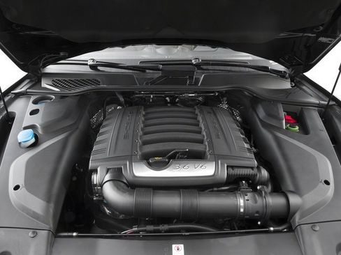 Used 2018 Porsche Cayenne AWD/4WD image 13