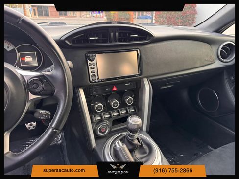 Used 2018 Toyota 86 RWD image 19