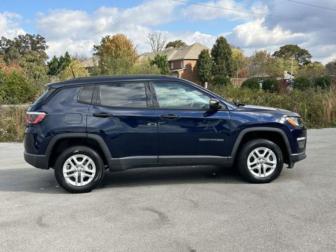 Used 2018 Jeep Compass Sport image 2