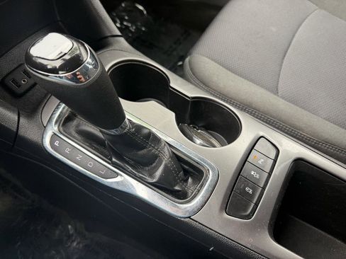 Used 2019 Chevrolet Cruze LT w/ Convenience Package FWD image 14