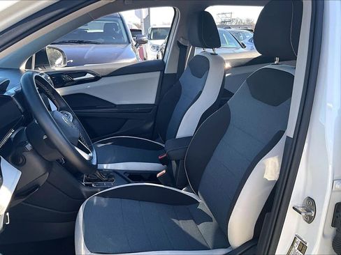 Used 2025 Volkswagen Taos S image 8