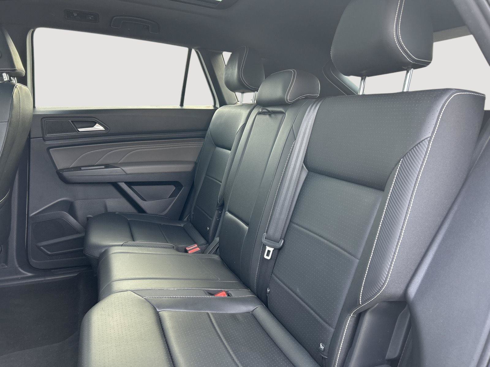 Certified 2023 Volkswagen Atlas Cross Sport SE w/ Panoramic Sunroof Package AWD/4WD image 11