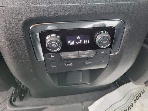 New 2026 Chevrolet Suburban Premier image 14