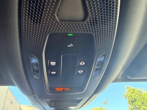 Used 2025 Porsche Cayenne S AWD/4WD image 14