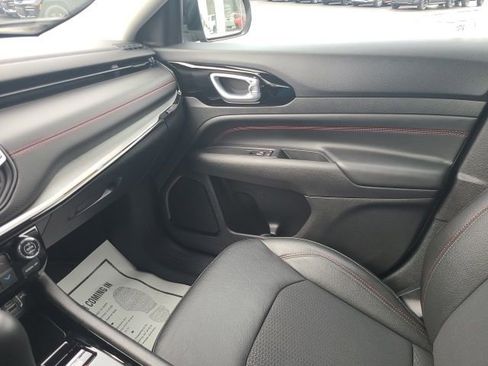 Used 2022 Jeep Compass Trailhawk w/ Trailhawk Convenience Group image 15