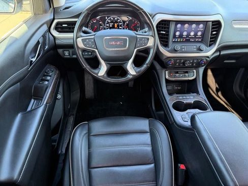 Used 2021 GMC Acadia Denali w/ Denali Technology Package FWD image 9