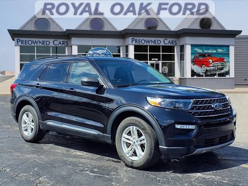 Used 2022 Ford Explorer XLT w/ Equipment Group 202A AWD/4WD image 1