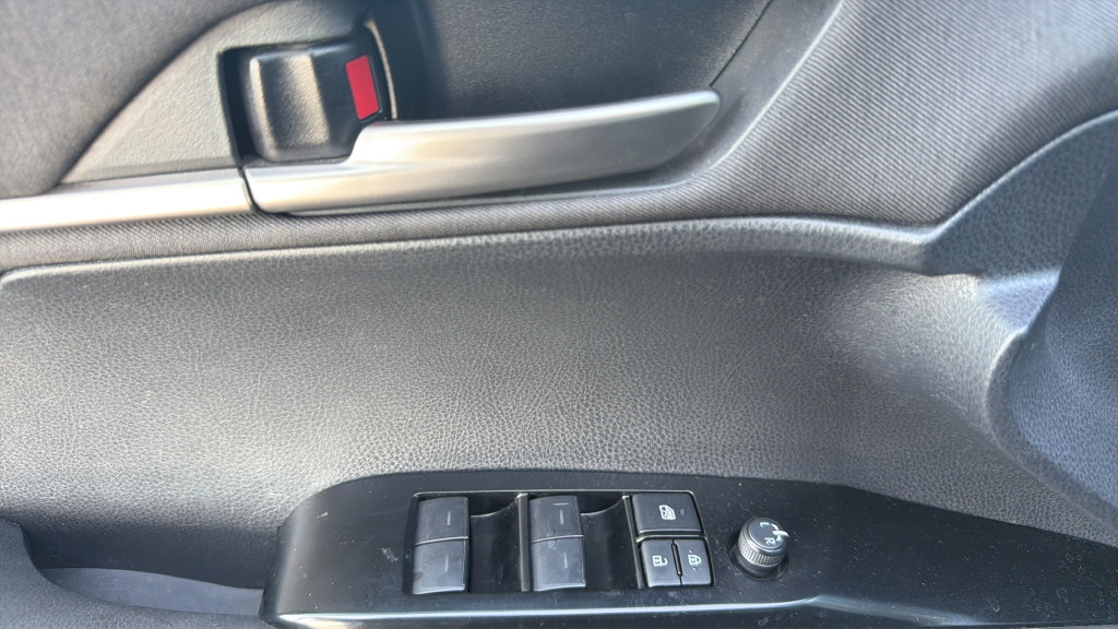 Used 2026 Toyota Camry LE FWD image 22