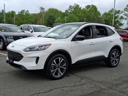 Certified 2022 Ford Escape SE w/ SE Sport Appearance Package AWD/4WD image 5