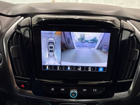 Used 2023 Chevrolet Traverse LT w/ LT Premium Package AWD/4WD image 43