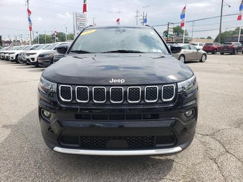 Used 2023 Jeep Compass Limited AWD/4WD image 9