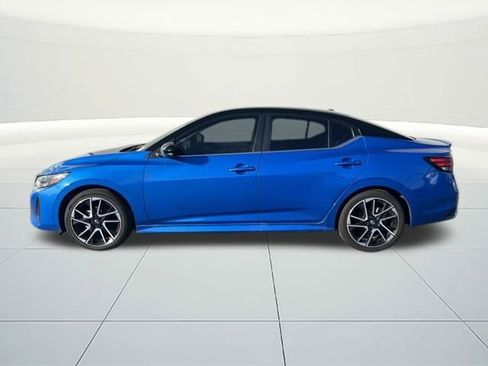 New 2025 Nissan Sentra SR image 2