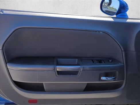 Used 2012 Dodge Challenger SXT image 7