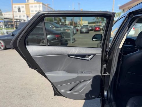 Used 2023 Kia Niro EX FWD image 27
