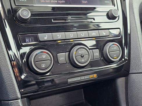 Used 2020 Volkswagen Passat 2.0T SE image 33