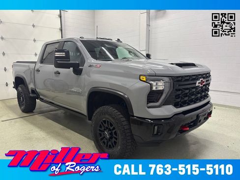 Used 2025 Chevrolet Silverado 2500 ZR2 w/ Technology Package AWD/4WD image 1