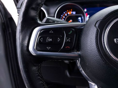 Used 2019 Jeep Wrangler Unlimited Sahara AWD/4WD image 30