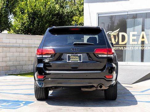 Used 2020 Jeep Grand Cherokee Altitude AWD/4WD image 13
