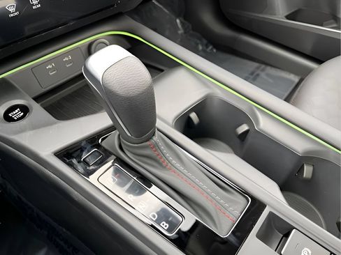 New 2026 Nissan Sentra SR w/ SR Premium Package FWD image 19