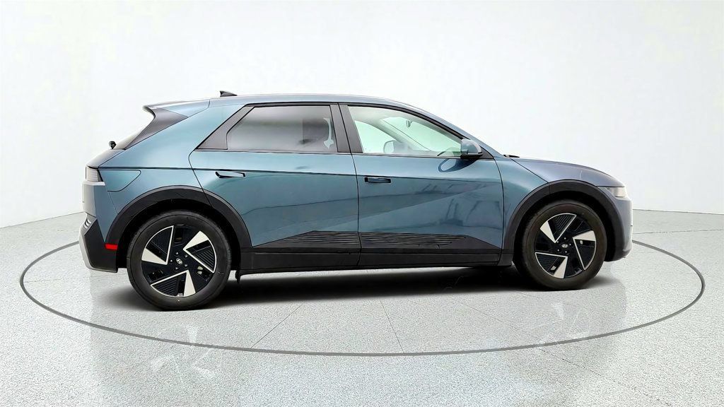 Used 2025 Hyundai Ioniq 5 SE AWD/4WD image 4