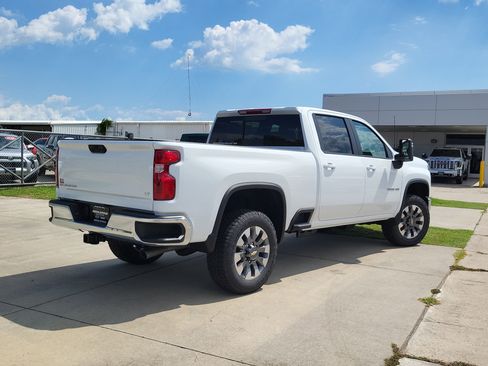 New 2026 Chevrolet Silverado 2500 LT image 4