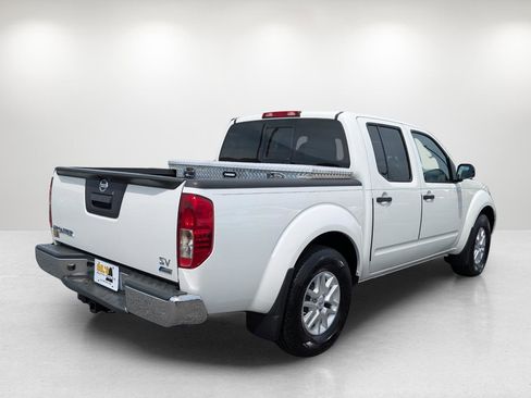 Used 2019 Nissan Frontier SV image 5