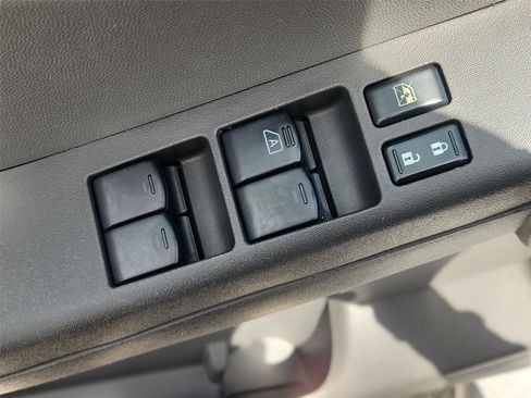 Used 2010 Nissan Xterra S AWD/4WD image 19