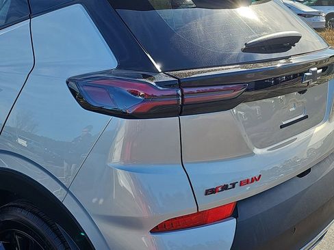 Used 2023 Chevrolet Bolt EUV LT w/ Convenience Package image 37