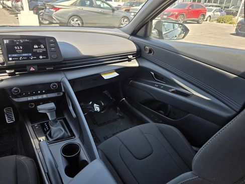 New 2025 Hyundai Elantra Sport image 33