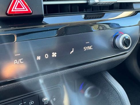 New 2026 Kia Sportage EX w/ EX Panorama Roof Package image 23