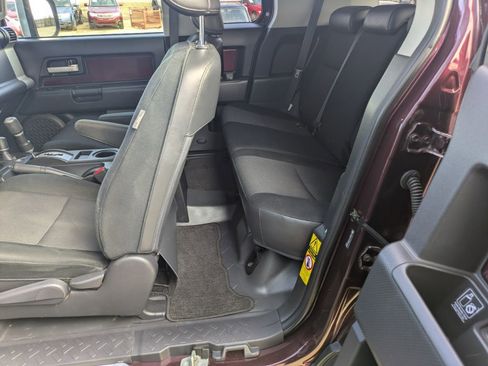 Used 2007 Toyota FJ Cruiser 4WD image 12