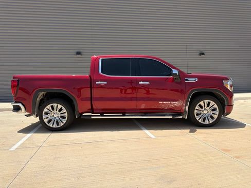 Used 2019 GMC Sierra 1500 SLT RWD image 2