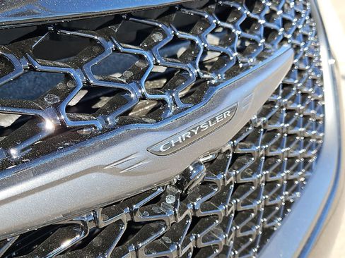 New 2026 Chrysler Pacifica Select image 11