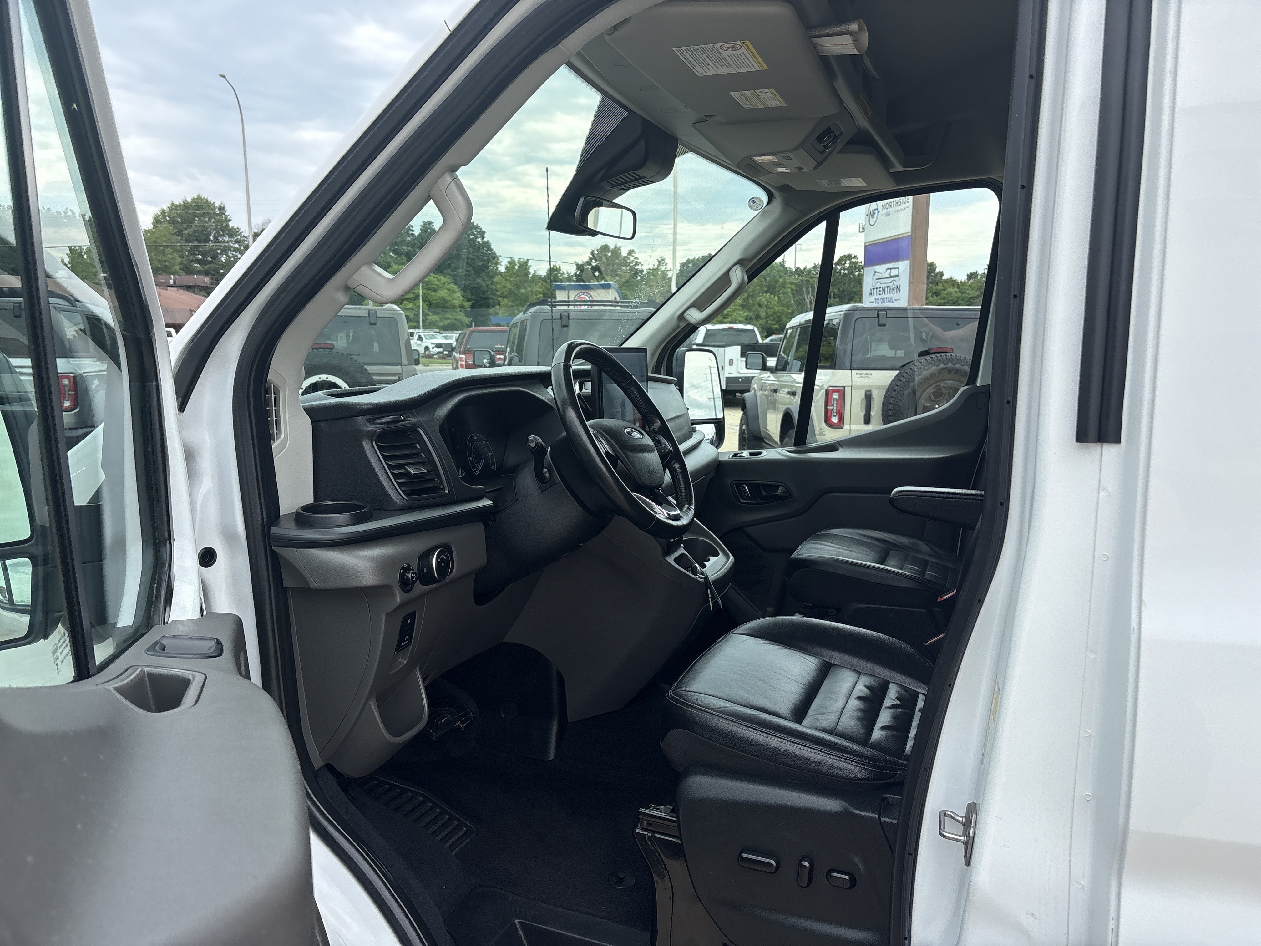 Used 2023 Ford Transit 350 XLT AWD/4WD image 9