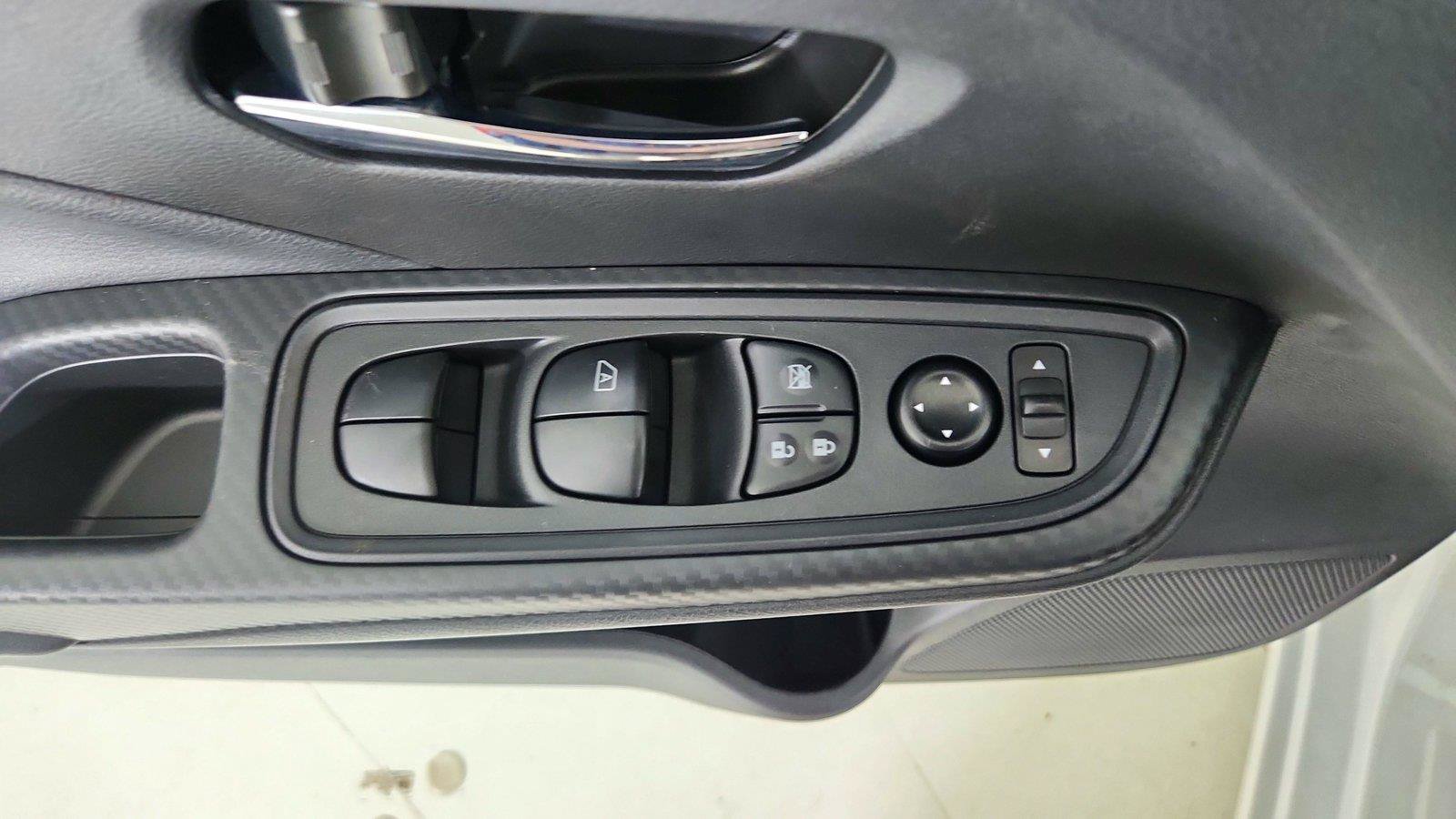 Used 2025 Nissan Versa SV w/ Trunk Package FWD image 16