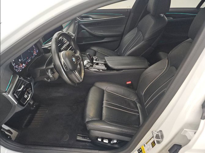 Used 2022 BMW M550i xDrive w/ Shadowloine Package AWD/4WD image 6