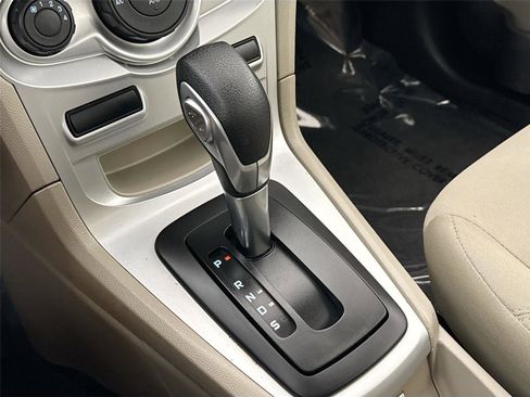 Used 2018 Ford Fiesta SE image 23