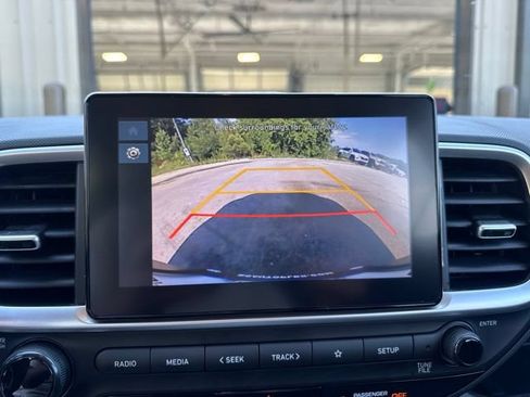 Used 2026 Hyundai Venue SE FWD image 19