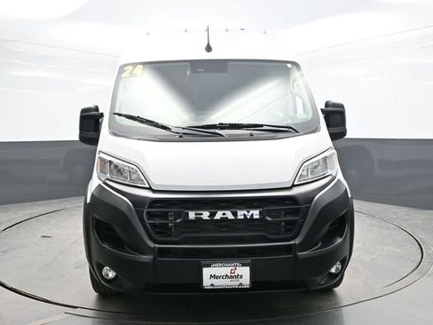 Used 2024 RAM ProMaster 2500 w/ Convenience Group FWD image 2
