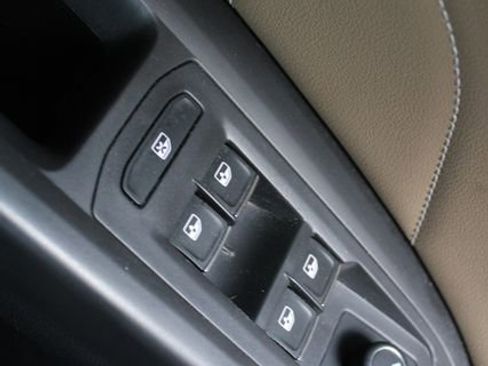 Used 2023 Volkswagen Atlas Cross Sport SEL R-Line image 9